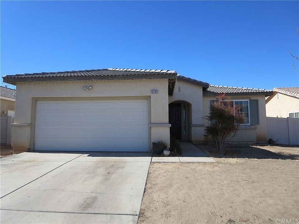 1st image of 15762 Desert Pass St
