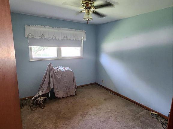 3rd image of 14 Graeler Dr