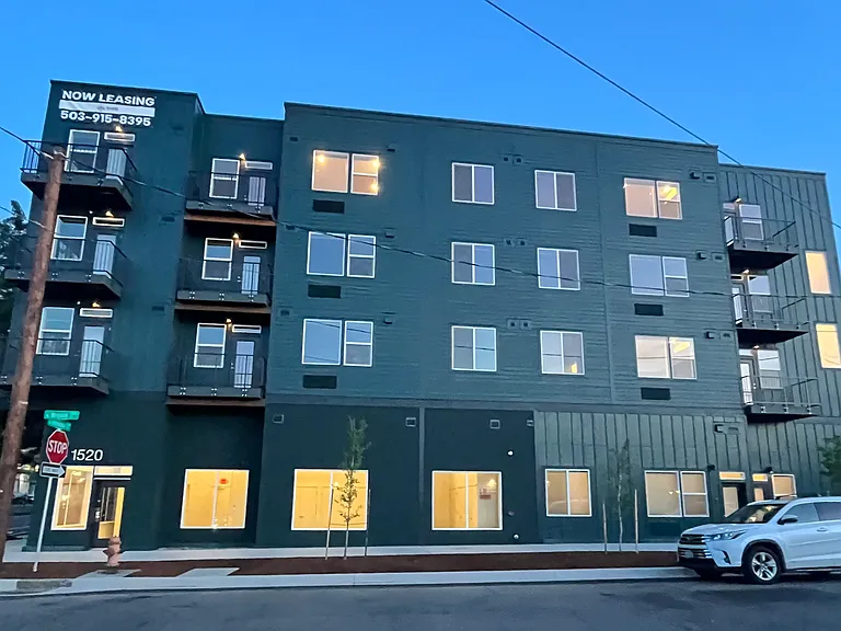 Evergreen Peak Apartments — Photo 4