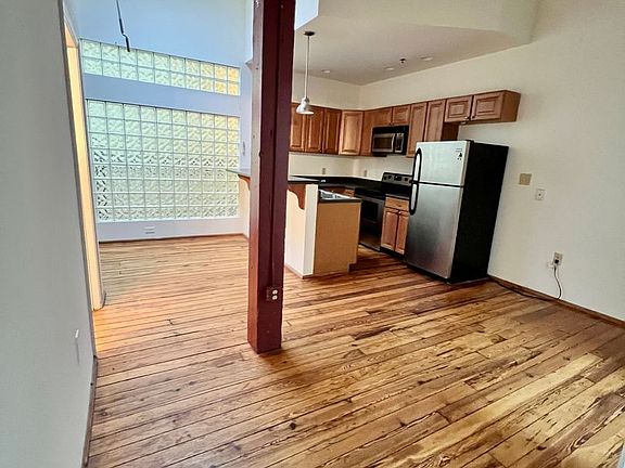 4th image of 0 E Broad St #3B