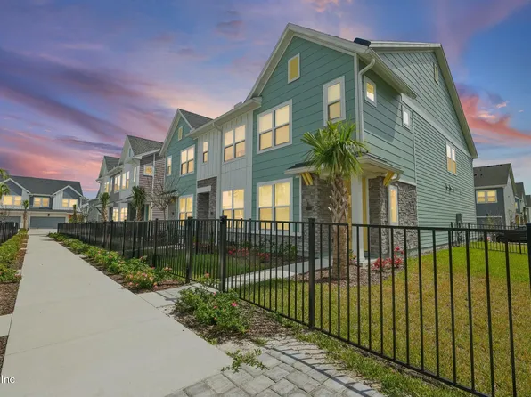 11103 Quantum Ct, Jacksonville, FL 32256