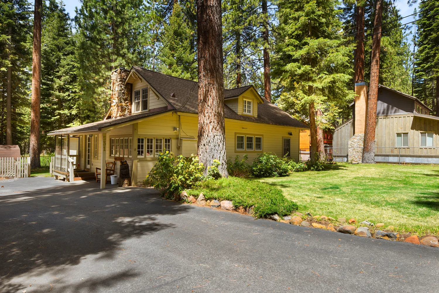 4 bed, 1.5 bath, 1692 sqft, $4,500 — Photo 1