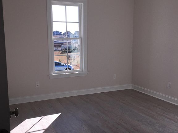 4th image of 127 E BOGUE Boulevard E