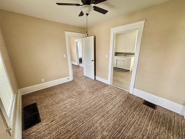 158 1/2 16th St NW #158-1/2 — Photo 9