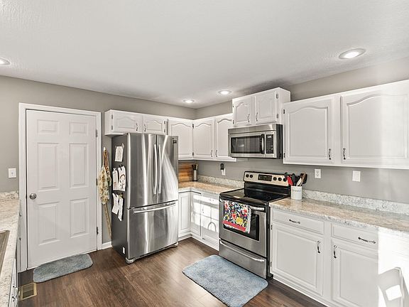 3rd image of 232 Brittany Cir