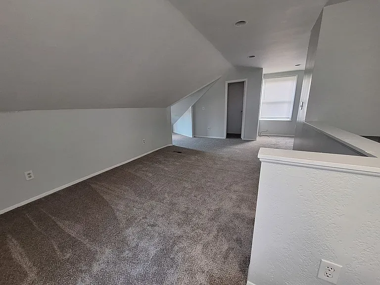 11243 Roxbury St — Photo 17