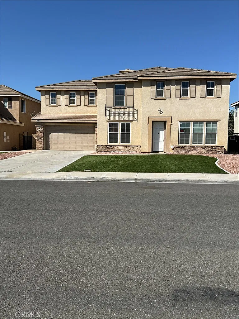 6 bed, 5.5 bath, 4394 sqft, $4,995 — Photo 2