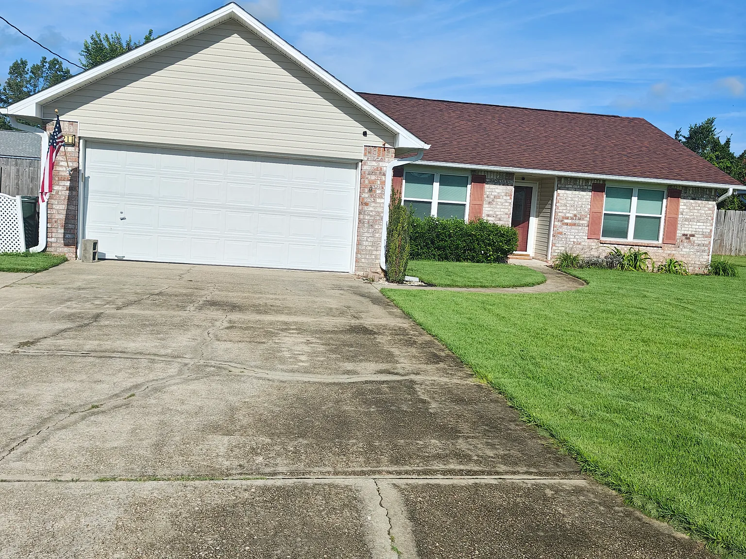 2121 Coral Creek Dr — Photo 1