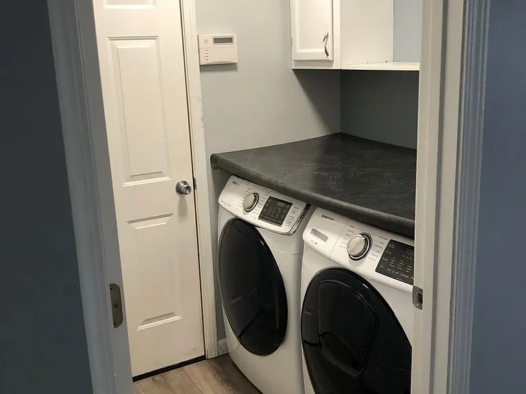 3330 Trafalgar Ct — Photo 9