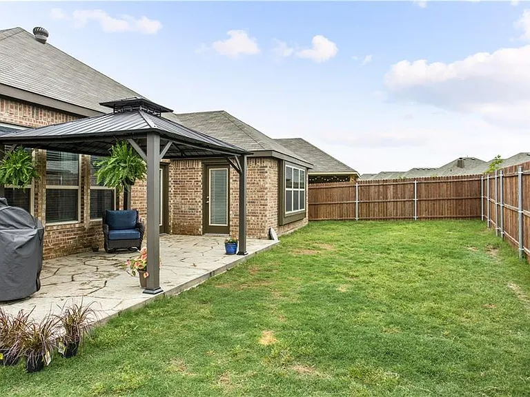 260 Hilltop Dr — Photo 25