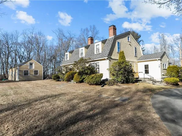 237 Commonwealth Ave, Warwick, RI 02886