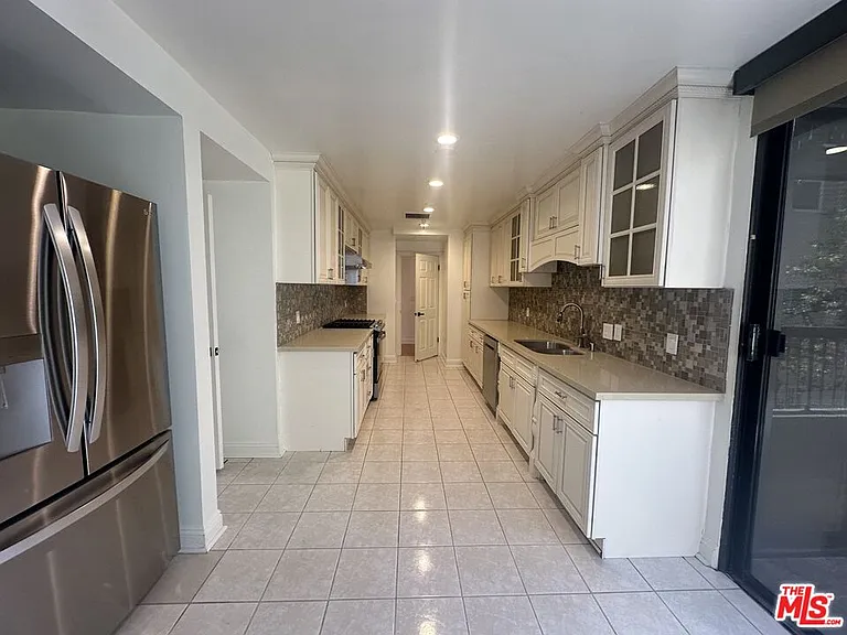 324 N Palm Dr #206 — Photo 20