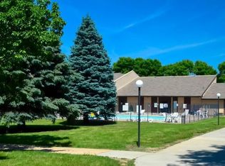 9755 Mockingbird Dr APT 102, Omaha, NE 68127