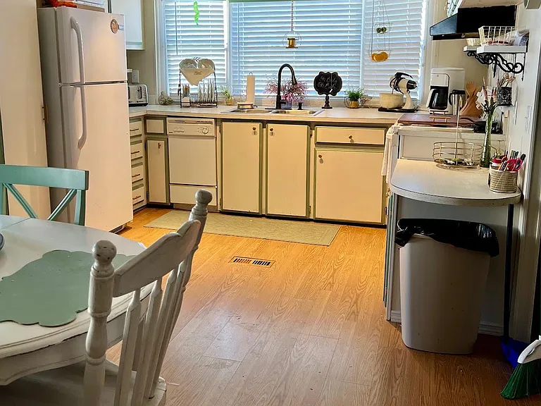 769 Pirates Rest Rd — Photo 2
