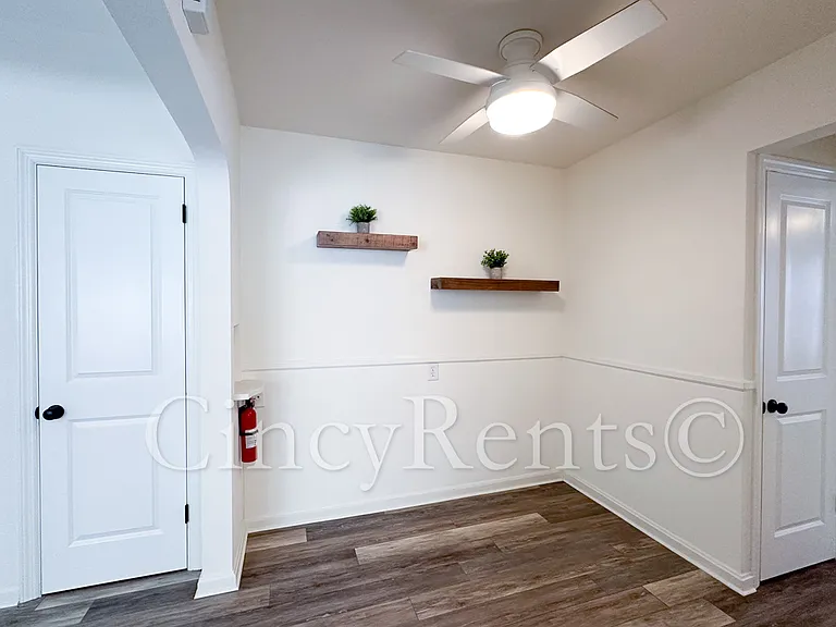 2782 Observatory Ave #7 — Photo 8