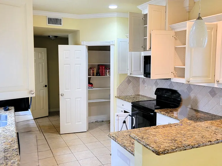 2821 Horseback Ct — Photo 2