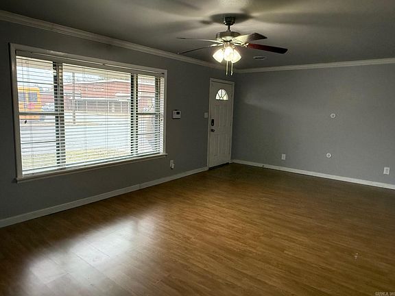 3rd image of 205 E Cleveland St