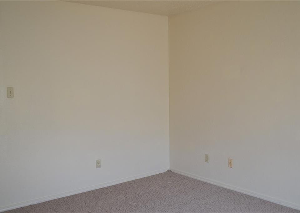 1st image of 3045 Olympia Dr