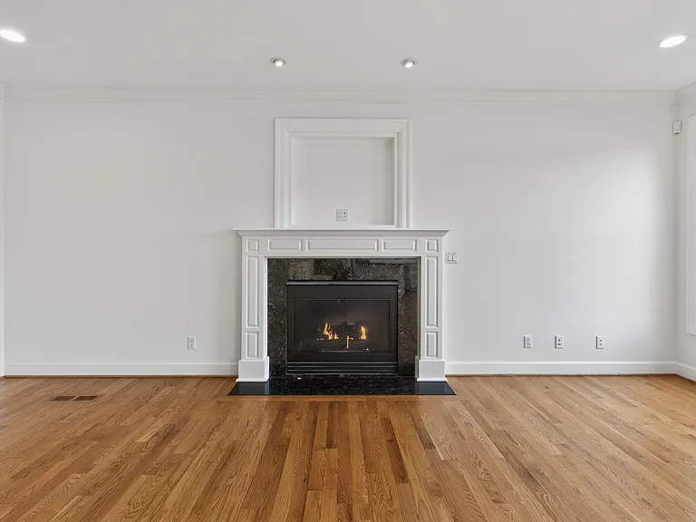 1645 SE Oak Shore Ln #1 — Photo 23