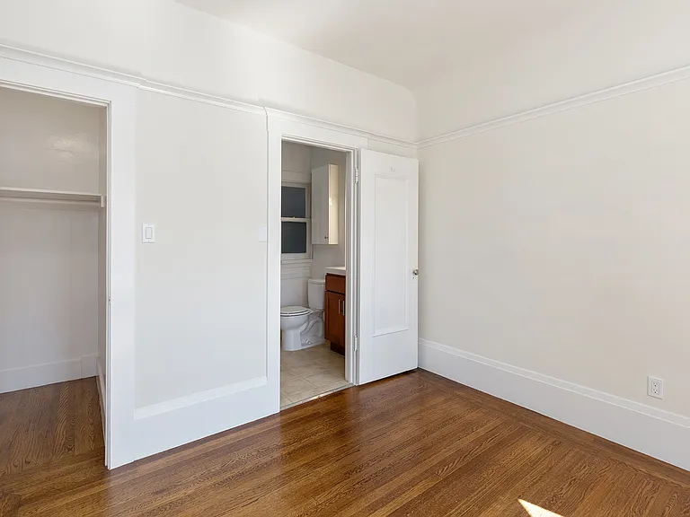 929 Pine Street — Photo 12
