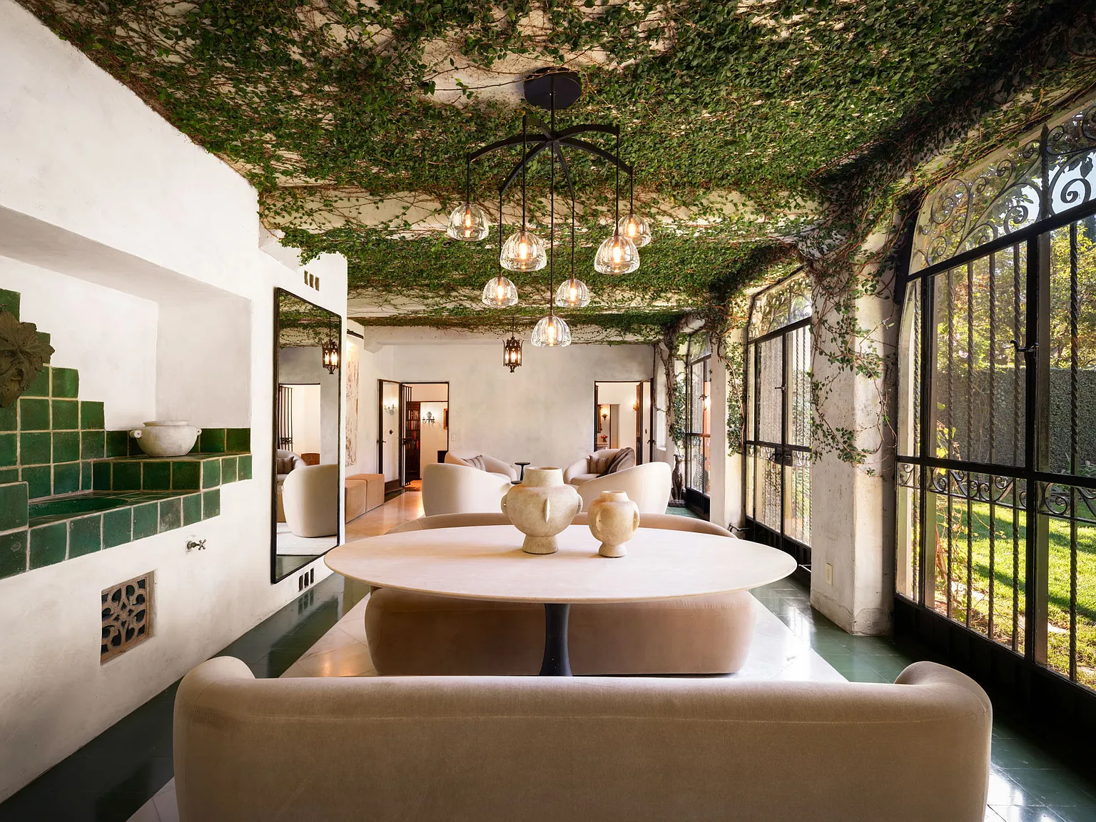 8 bed, 10000 sqft, $85,000 — Photo 4