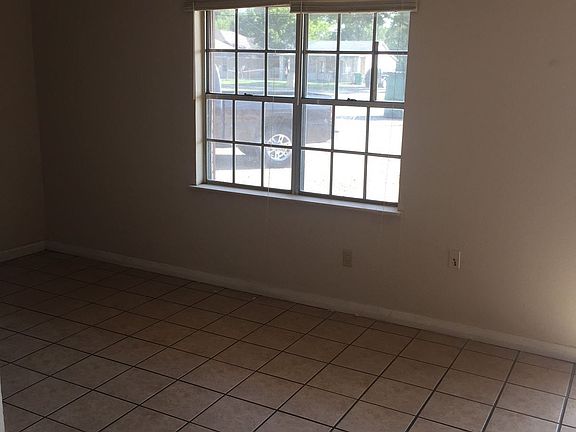 3rd image of 404 E Craven Ave APT 2