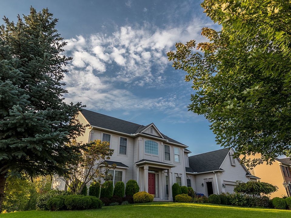 2nd image of 35 Delancey Ct