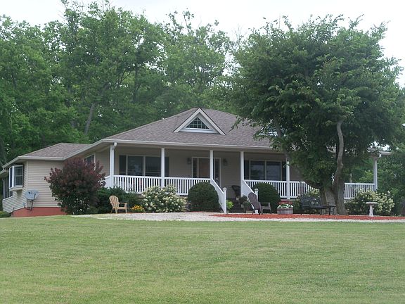 3rd image of 7025 Walker Ln