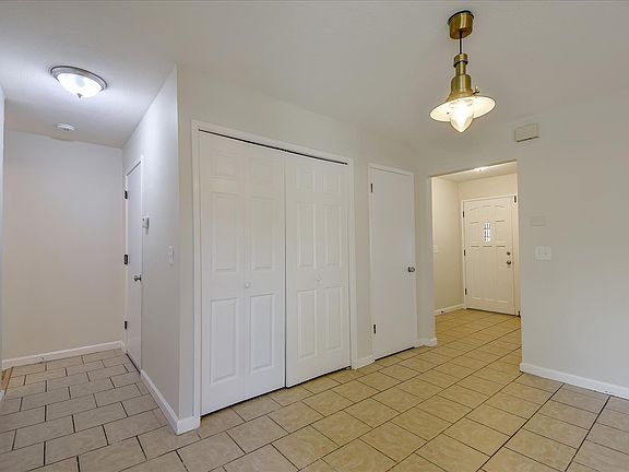 3rd image of 530 Alberta Ave