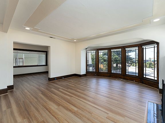 5th image of 3890 Brighton Ave
