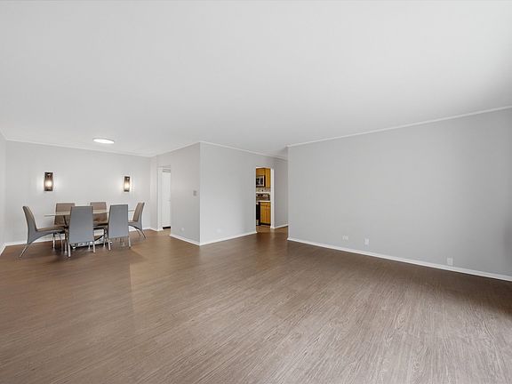 5th image of 300 Claymoor APT 2E