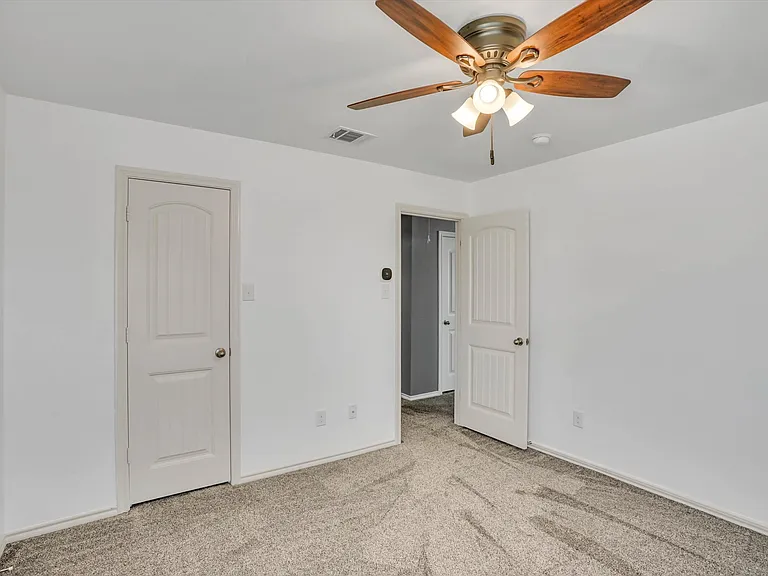 1535 Meadowlake Dr — Photo 32