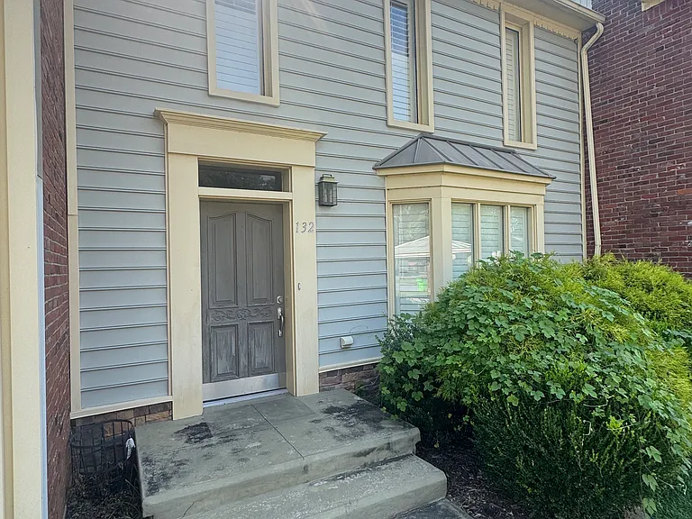 132 Camelot Dr #132 — Photo 1