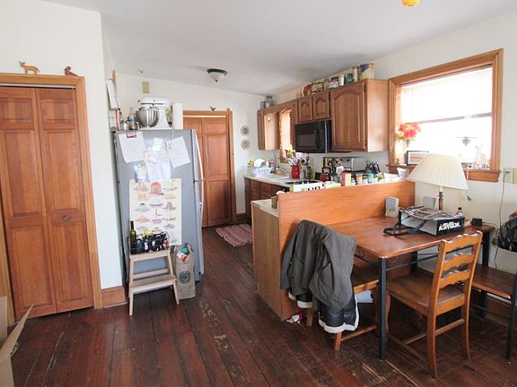 2nd image of 1906 W Girard Ave Floor 2