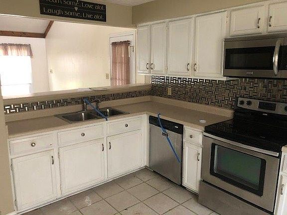 5th image of 1409 Greenleaf Ct