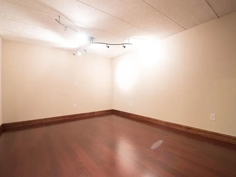 1933 Commonwealth Ave #611 — Photo 6