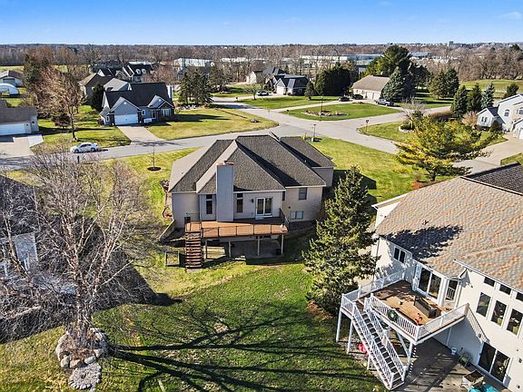 4th image of 938 Mid Bluff Dr