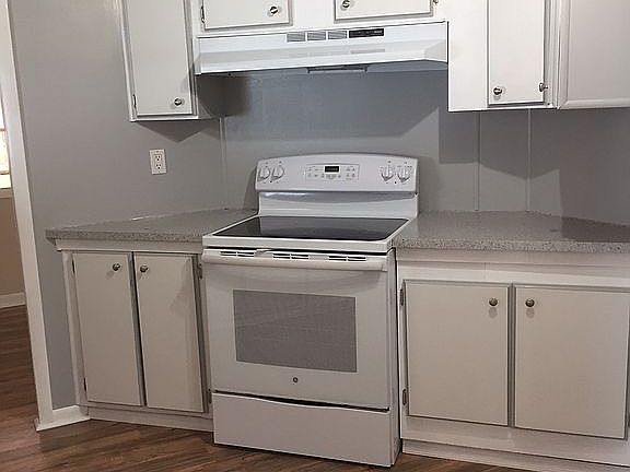 5th image of 972 Marcy Dr