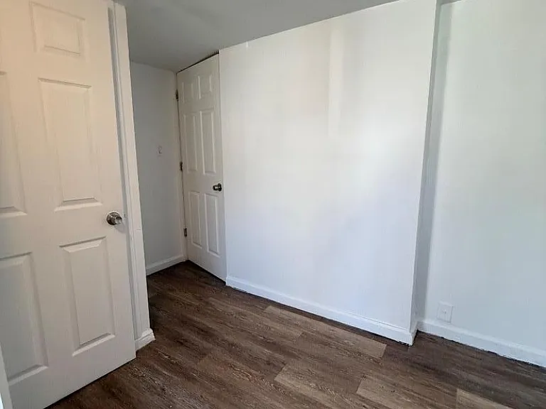 540 Marshall St — Photo 10