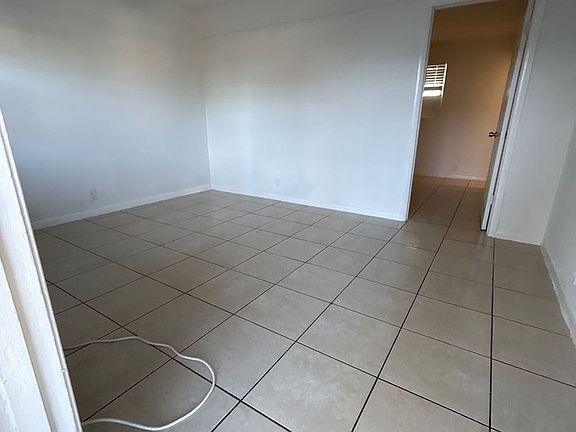 5th image of 123 Erie St APT 10