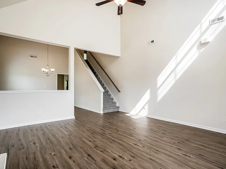 1056 S Philwood Ct — Photo 5
