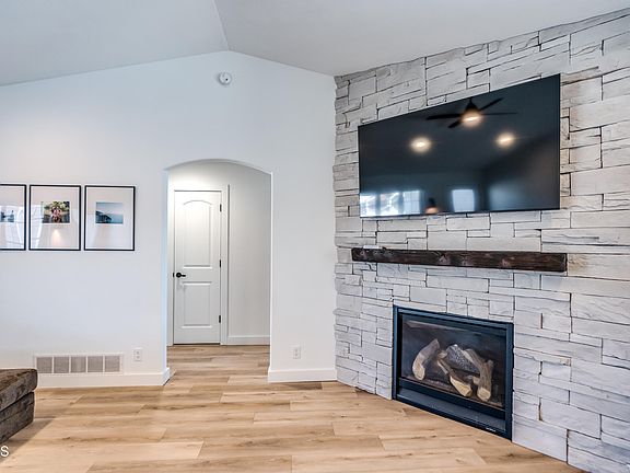 4th image of 3741 High Meadows Cir