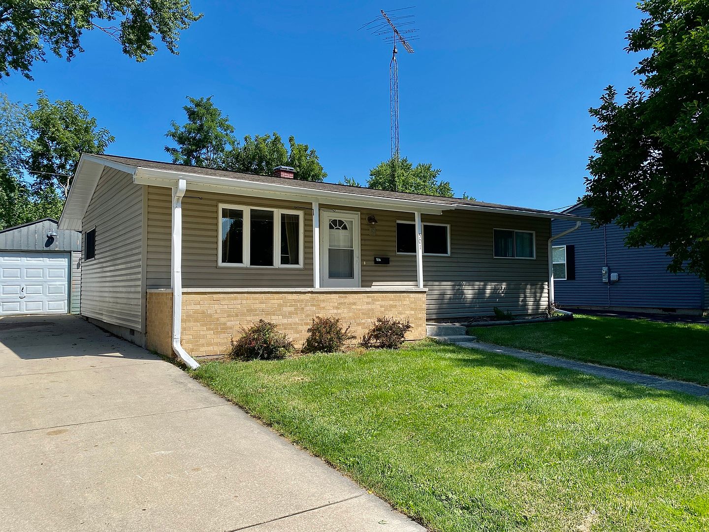 501 Spring Ave, Dekalb, IL 60115 Zillow