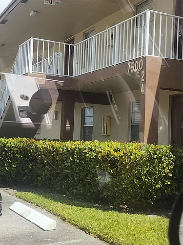 7500 NW 4th Pl Photo 1