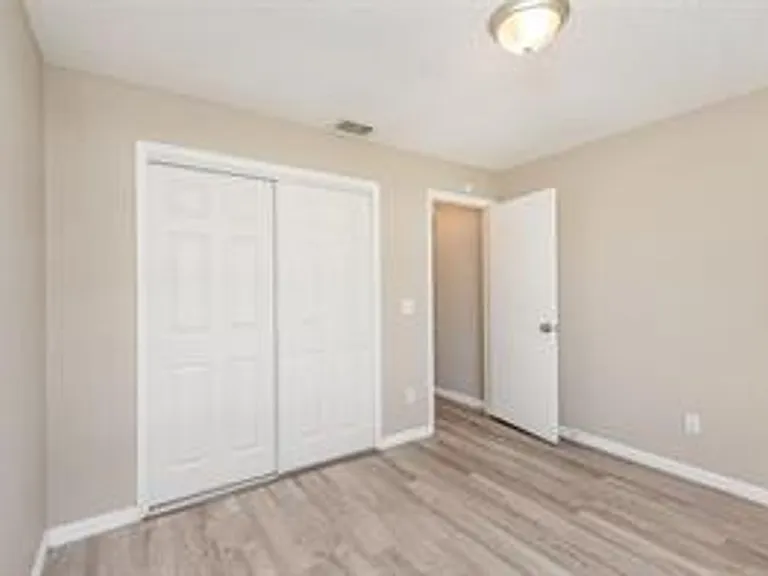 3846 Long Grove Ln — Photo 18