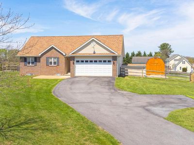 17 Redwood Ct, Harpers Ferry, WV, 25425