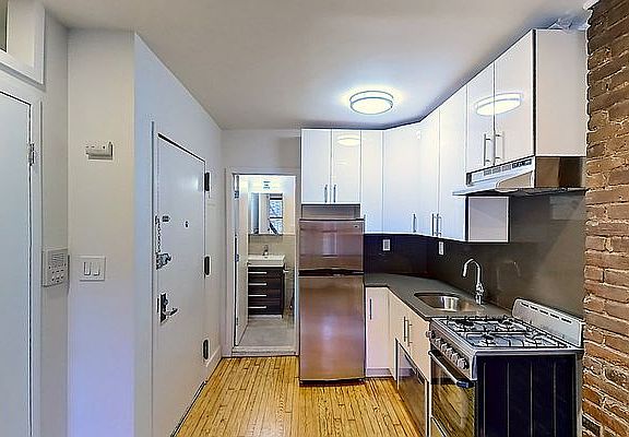 2nd image of 203 Chrystie St APT 3D