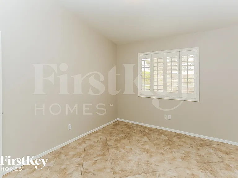 4933 Glenarden Dr — Photo 12
