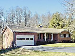 137 Mockingbird Hill Dr, Etowah, NC 28729