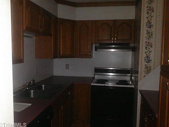5th image of 4700B Lawndale Dr